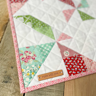Peek-a-Boo Pinwheels Mini Quilt Pattern (Download)
